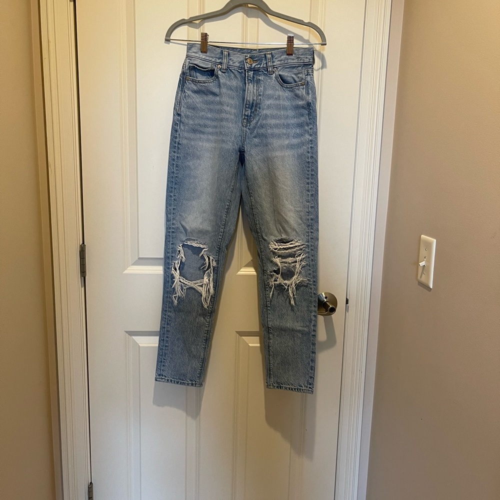 American Eagle mom jean